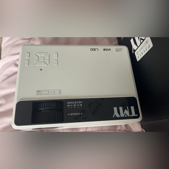 *mini projector* - Picture 2 of 6